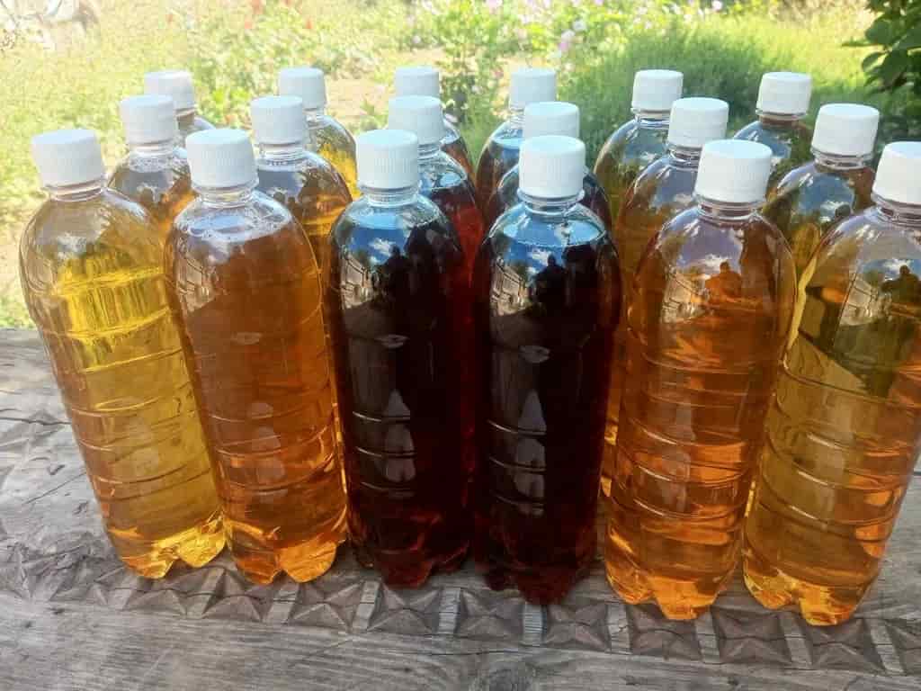 تصویر 1 از سرکه انگور طبیعی و غلیظ در اندازه‌ های مختلف